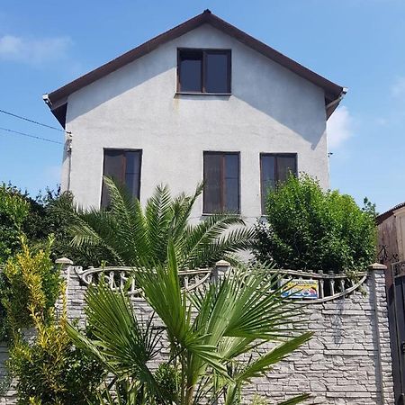 Apartamento Гостевой Дом Поти Exterior foto