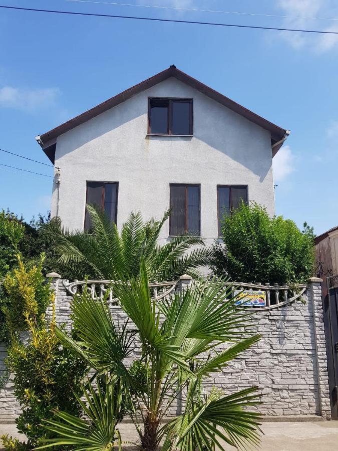 Apartamento Гостевой Дом Поти Exterior foto